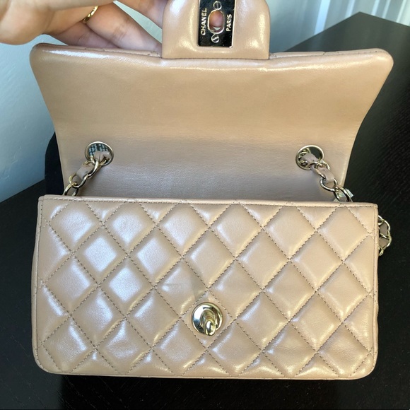 ❌SOLD❌ on my FB page “ Luxury Lovers” - Picture 3 of 8